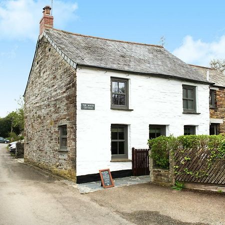 The White Cottage B&B Saint Teath ภายนอก รูปภาพ