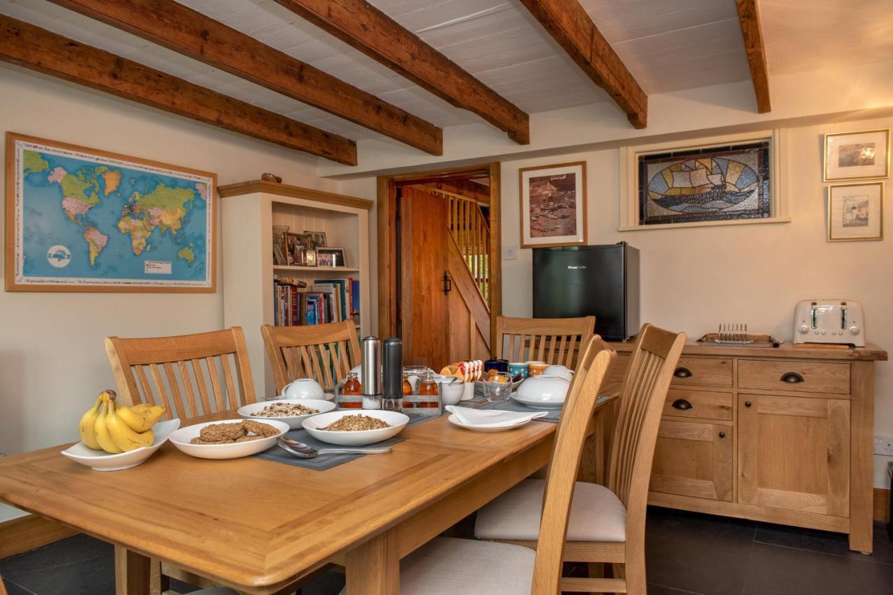 The White Cottage B&B Saint Teath ภายนอก รูปภาพ