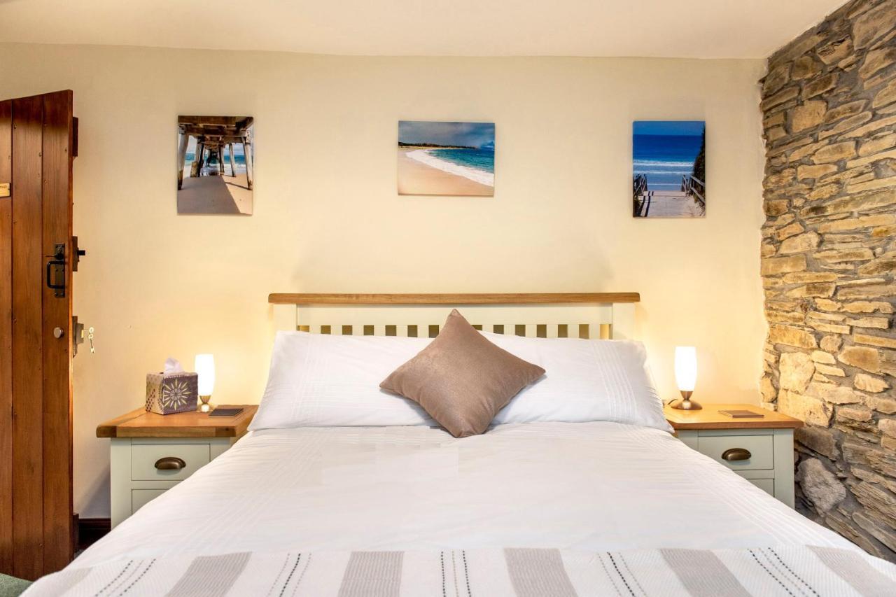 The White Cottage B&B Saint Teath ภายนอก รูปภาพ